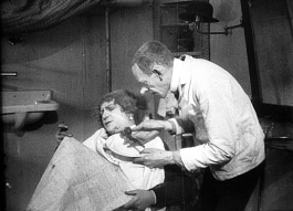4. Liesl e Karl Valentin em "Os mistérios de um salão de cabalereiro" (1922/23).